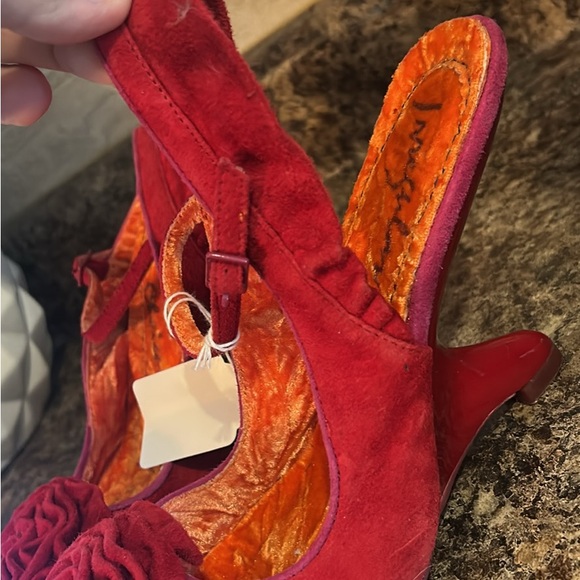 Elegant Red Women's Shoes - Picture 1 of 6